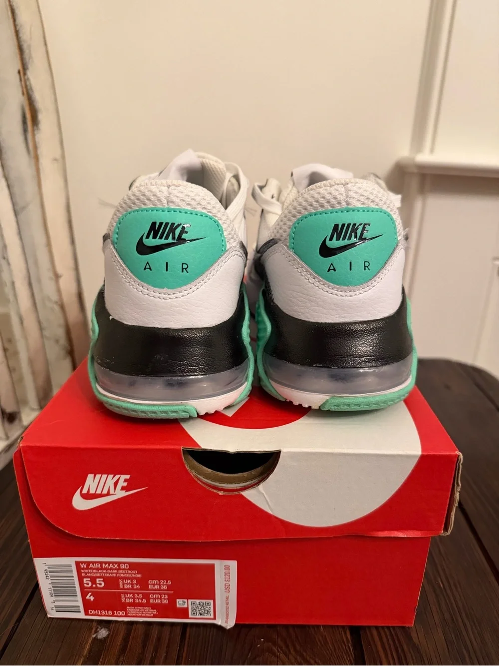 Nike Air Max in White, Black & Mint
